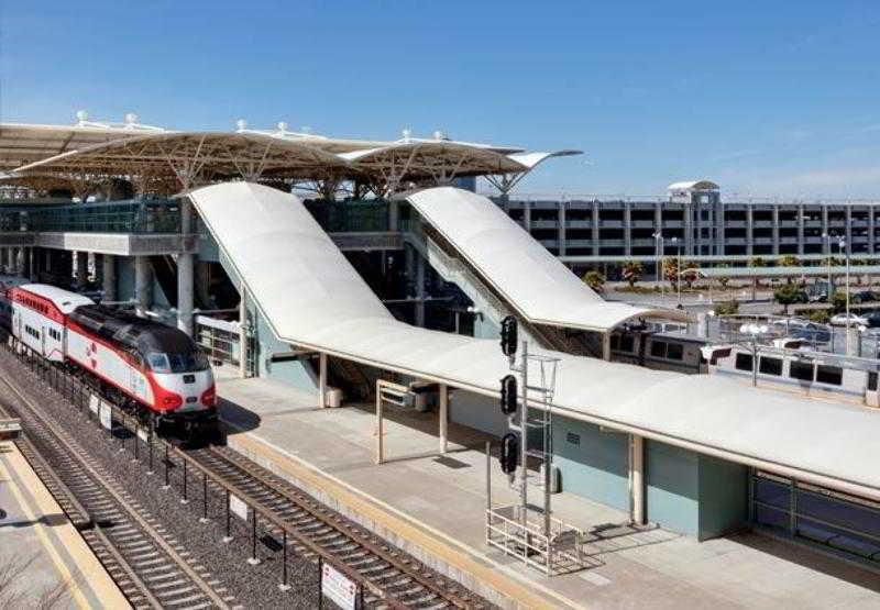 מילבראה Fairfield Inn & Suites By Marriott San Francisco Airport מראה חיצוני תמונה